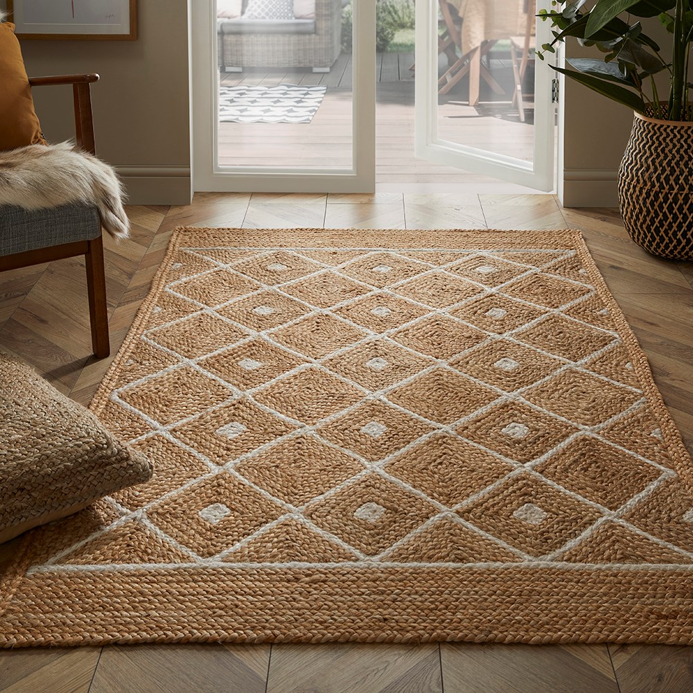 Natural Diamond Prestbury Hand Braided Jute Rug in Natural